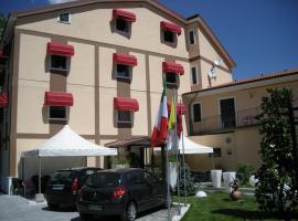 Hotel de Meis, khách sạn ở Capistrello