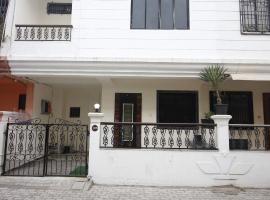 villas holiday family home service, hotel in Surat