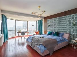 【locals】three bedrooms flat next to the Zijin Mountain, apartemen di Nanjing