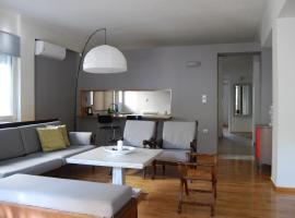 Affordable luxury garden apartment, hotell i nærheten av Chinese Embassy Athens i Athen