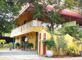 Henderson Airport Residence, hotel a Negombo