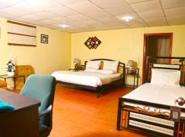 Luxury Inn, ξενοδοχείο στο Καράτσι