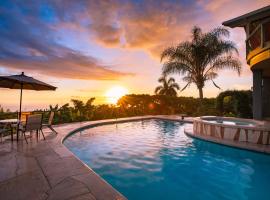 Affordable Luxury on One Acre, hotel en Kailua-Kona