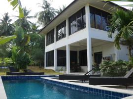 Twin Villas Apartment with Swimming Pool, hotel ob plaži v mestu Wok Tum