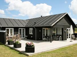 10 person holiday home in Nysted, feriebolig ved stranden i Nysted