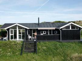 6 person holiday home in Blokhus, hotel en Blokhus