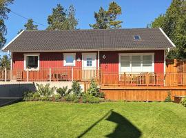 Brīvdienu māja 5 person holiday home in LIDK PING pilsētā Tallbacken