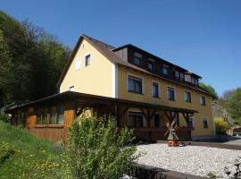 Haus Burgblick, cheap hotel in Obertrubach