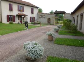 Auberge Des Chanoines, hotel v destinaci Aigueperse