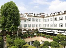 Four Seasons Hotel Milano, hotel poblíž významného místa Montenapoleone stanice metra, Milán
