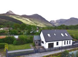 Hawthorn Cottage, hotel cerca de Massacre of Glencoe, Glencoe