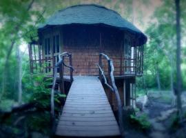 Lost River Hostel, hotel cerca de West Baden Museum, French Lick