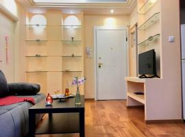 A2 Cute Vouliagmeni Apt in a Unique Spot, хотел близо до Плаж Астир, Атина