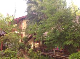 Ban Sabai Sabai Guest House, hotel romântico em Kanchanaburi