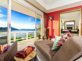 D-Lux Amazing 5 bed sea view villa, cabaña o casa de campo en Por Bay