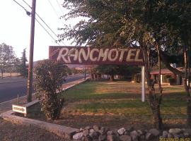 Viesnīca ar autostāvvietu Ranch Motel pilsētā Tehačapi