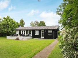 6 person holiday home in Dronningm lle, hotel din Dronningmølle