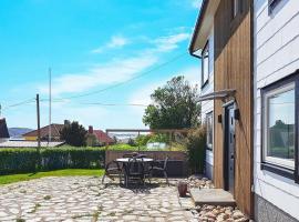 4 person holiday home in H LLEVIKSSTRAND, alquiler vacacional en Hälleviksstrand