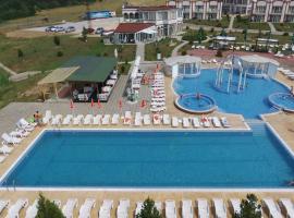 Апартаментен туристически комплекс Аква Терми, hotel dengan parking di Krasnovo