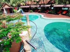 Birds and Bees Resort