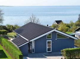 8 person holiday home in Faaborg, παραθεριστική κατοικία σε Bøjden