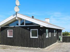 6 person holiday home in Hadsund, villa i Øster Hurup