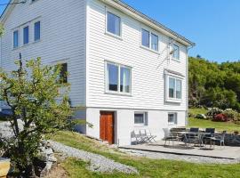 Holiday home Skiftun, hotel met parkeren in Nesvik