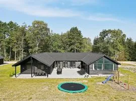 Eight-Bedroom Holiday home in Frederiksværk