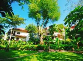 Birds and Bees Resort