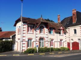 kerwatt - Grande et belle maison de ville avec jardin, proche centre et mer, hotel di Cabourg