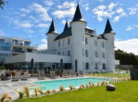 Hôtel Château des Tourelles, Thalasso et piscine d'eau de mer chauffée, viešbutis mieste Pornišė