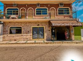 Hotel Posada San Rafael, hotel cerca de Aeropuerto internacional de Playa de Oro - ZLO, Barra de Navidad