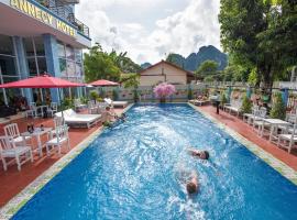 Annecy Hotel, hotel in Vang Vieng