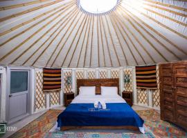 Roomy Yurts, Minapin Nagar Hunza, אוהל מפואר בHini