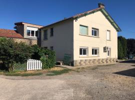 Location Bouzon à Issoire, hotel u gradu Isuar