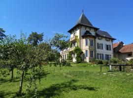 Villa Meyriem, בית הארחה בMouthier-Haute-Pierre