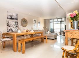 Luxury Ocean View 2 Bed Apartment 259 Eden on the Bay, Blouberg, Cape Town, hotel in Big Bay