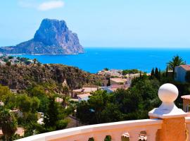 VILLA SPARTACUS - piscina privada y vistas al mar, hotel em Calpe