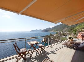 Arpaiu, hotel with parking in Manarola