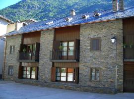 Apartaments Vall Ferrera, hotel with parking in Areu