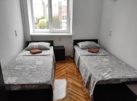 Дешеві кімнати біля парку, serviced apartment in Ivano-Frankivsʼk