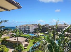 Waipouli Beach Resort Penthouse Exquisite Ocean & Pool View Condo!: Kapaa şehrinde bir daire