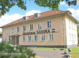 Gästehaus Sandra, отель с парковкой в городе Зульцбах-Розенберг