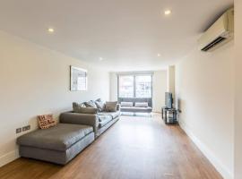 Bright and Modern 3 Bed Apartment Hyde Park Central London, hotell Londonis huviväärsuse Metroojaam Royal Oak lähedal