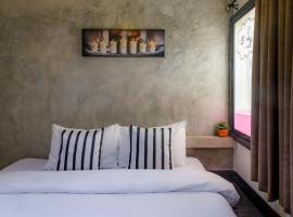 Costa Bed Hua Hin: Hua Hin şehrinde bir hostel