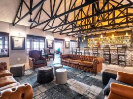 Gondwana Etosha Safari Lodge、オカウクエジョのホテル