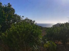 An out of time apartment near the beach in São Bernardino, Ferienunterkunft in Atouguia da Baleia