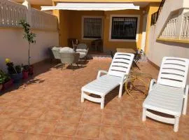 APARTAMENTO CON TERRAZA 50M2，500M A LA PLAYA
