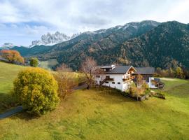 Gasleidhof, hotel en Funes