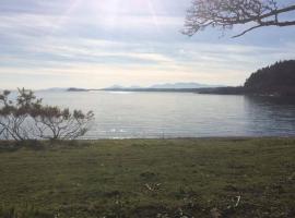 Coachmans Bothy - 50m from the beach, holiday home in Port Appin